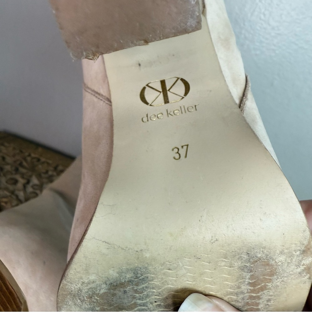 Dee Keller Women’s Crean Beige Suede Bootie Sz 37 - Picture 5 of 6